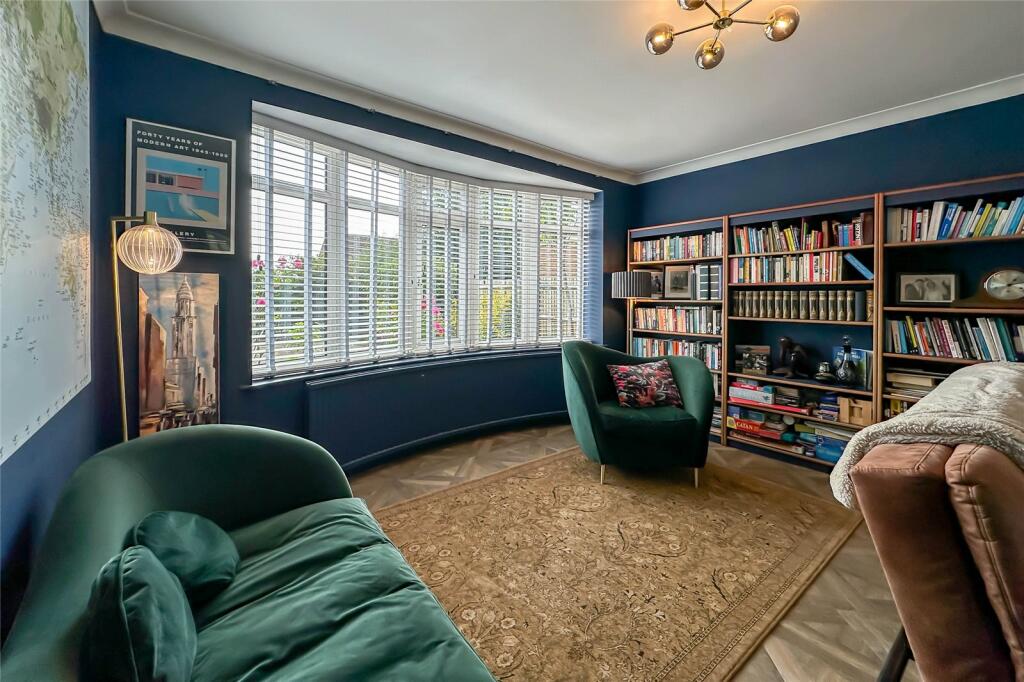 Additional property image - Tippendell Lane, St. Albans, Hertfordshire, AL2
