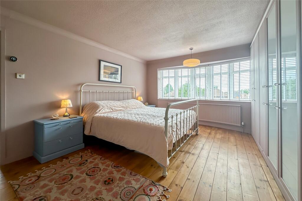 Additional property image - Tippendell Lane, St. Albans, Hertfordshire, AL2