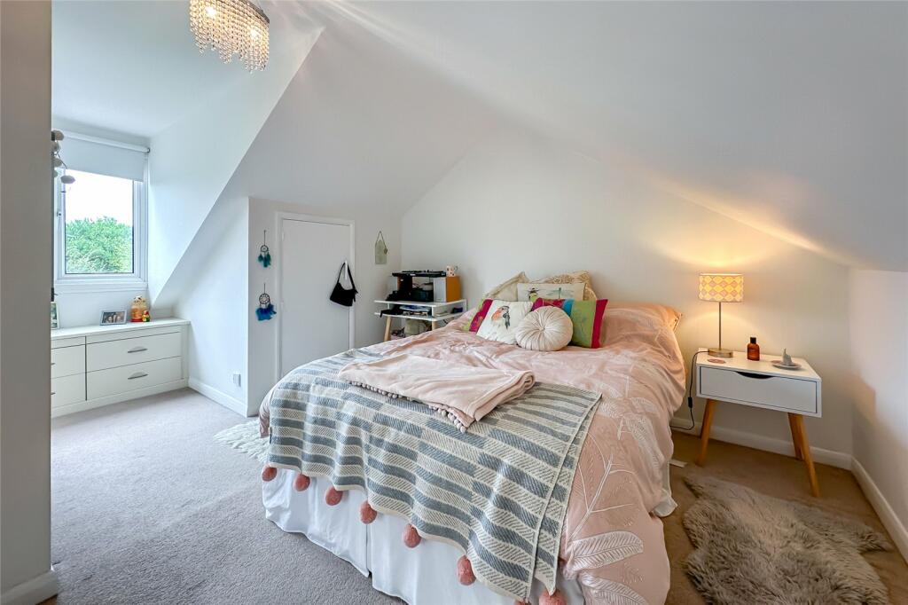Additional property image - Tippendell Lane, St. Albans, Hertfordshire, AL2
