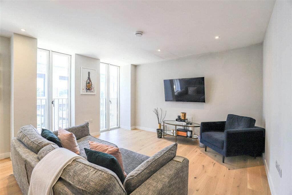 Additional property image - Hertfordshire House, Civic Close, St Albans, Hertfordshire, AL1