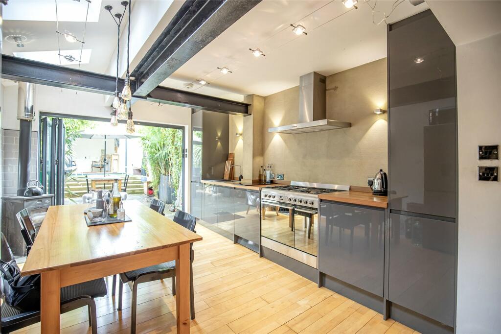 Additional property image - Albion Road, St. Albans, Hertfordshire, AL1
