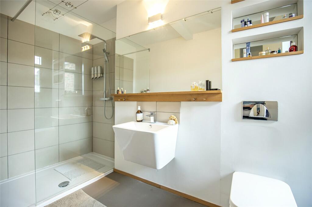 Additional property image - Albion Road, St. Albans, Hertfordshire, AL1