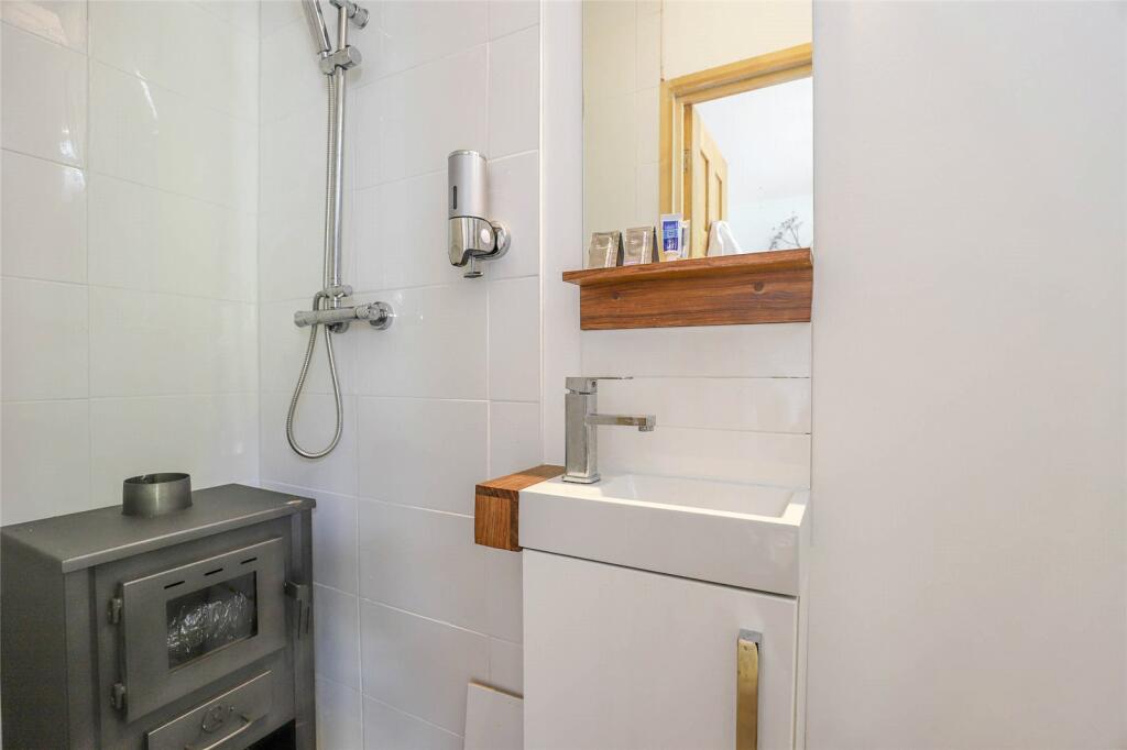 Additional property image - Albion Road, St. Albans, Hertfordshire, AL1