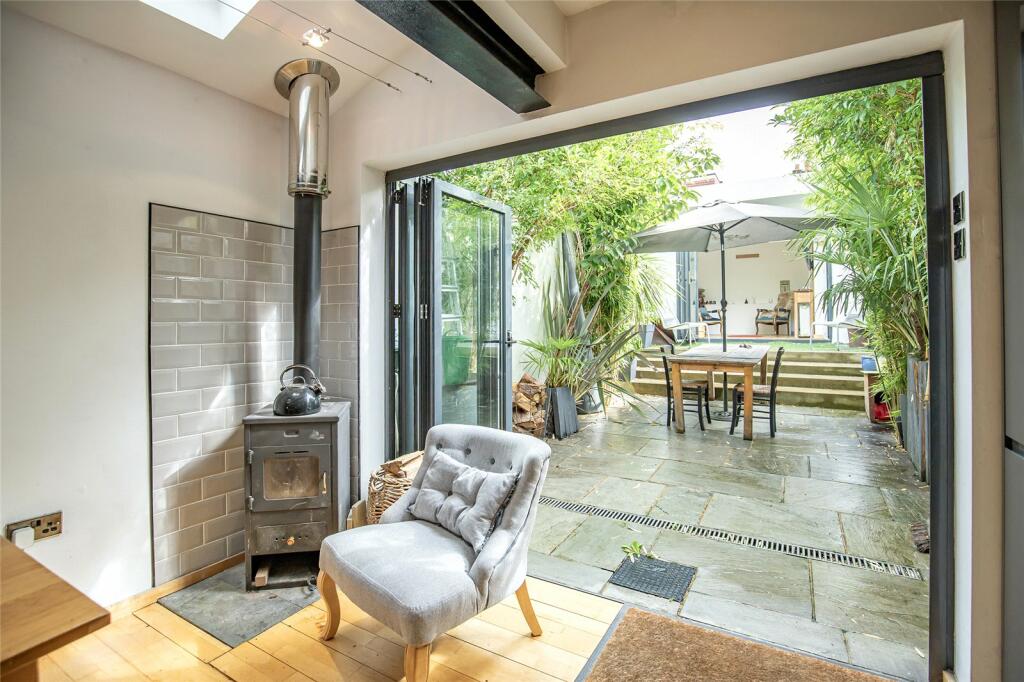 Additional property image - Albion Road, St. Albans, Hertfordshire, AL1