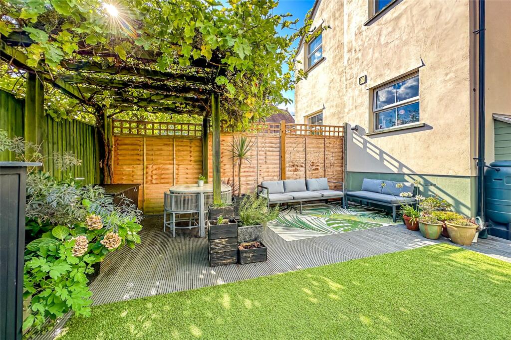 Additional property image - Hatfield Road, St. Albans, Hertfordshire, AL1