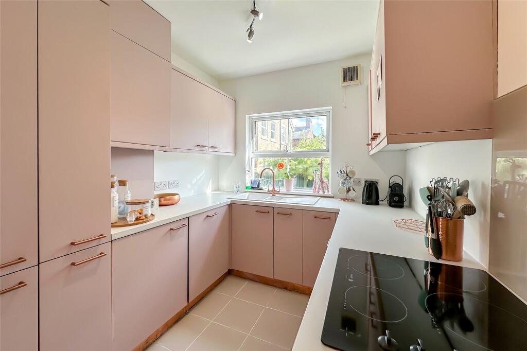 Additional property image - Hatfield Road, St. Albans, Hertfordshire, AL1