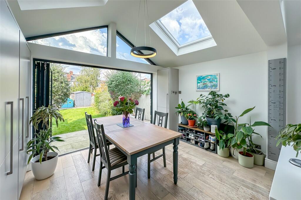 Additional property image - Burnham Road, St. Albans, Hertfordshire, AL1