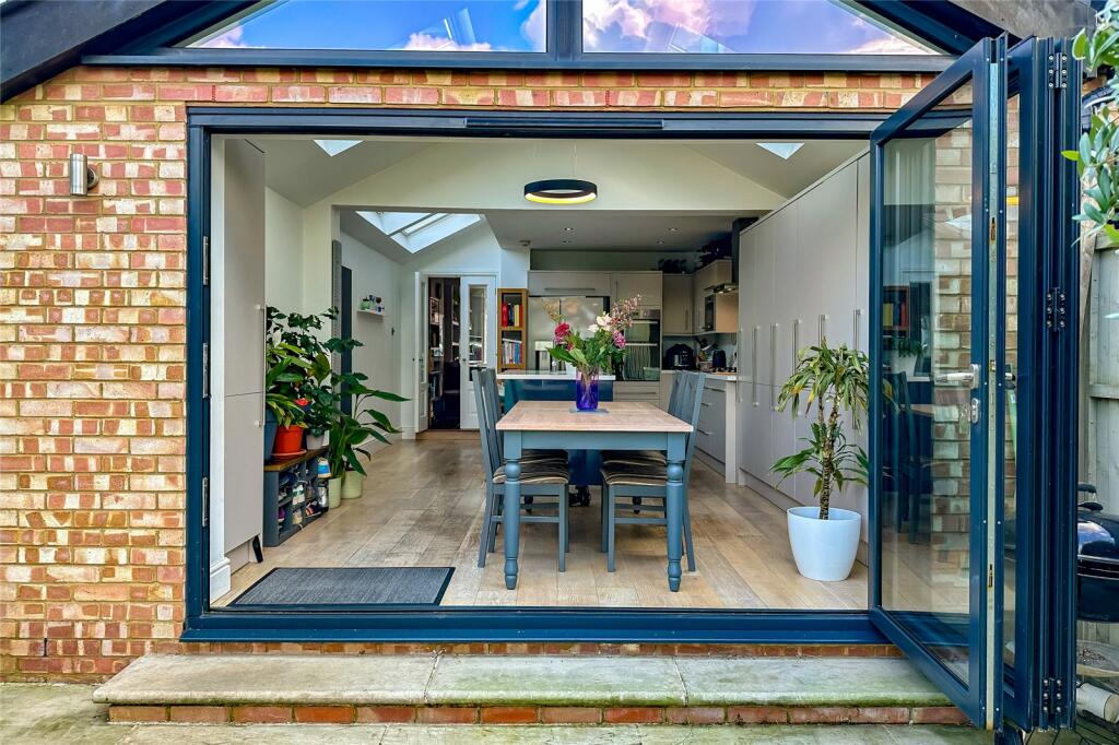 Additional property image - Burnham Road, St. Albans, Hertfordshire, AL1