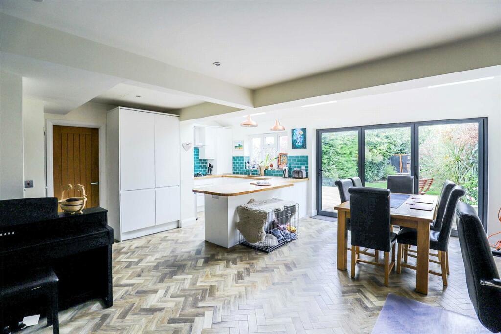 Additional property image - Watford Road, St. Albans, Hertfordshire, AL2