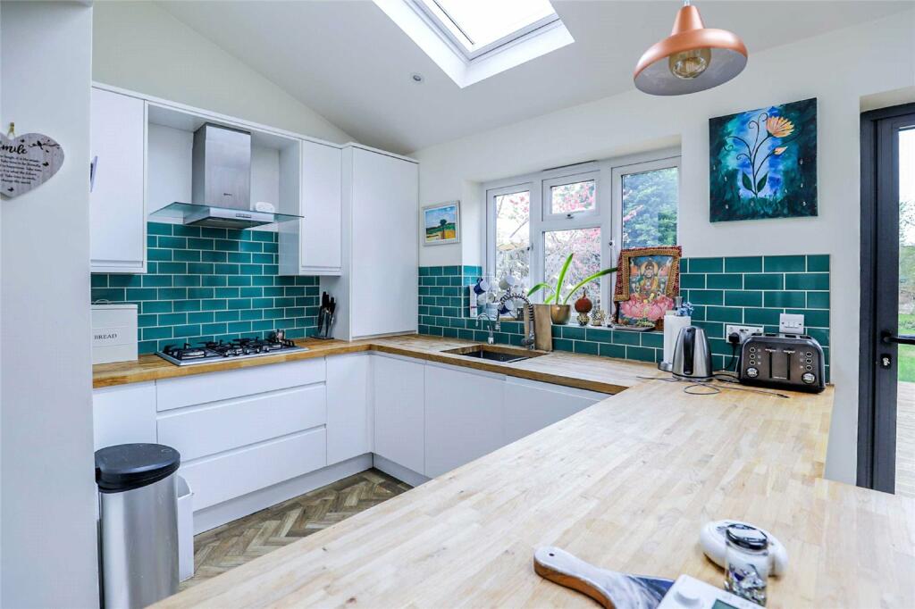 Additional property image - Watford Road, St. Albans, Hertfordshire, AL2