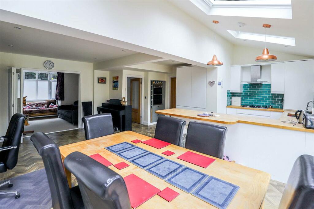 Additional property image - Watford Road, St. Albans, Hertfordshire, AL2