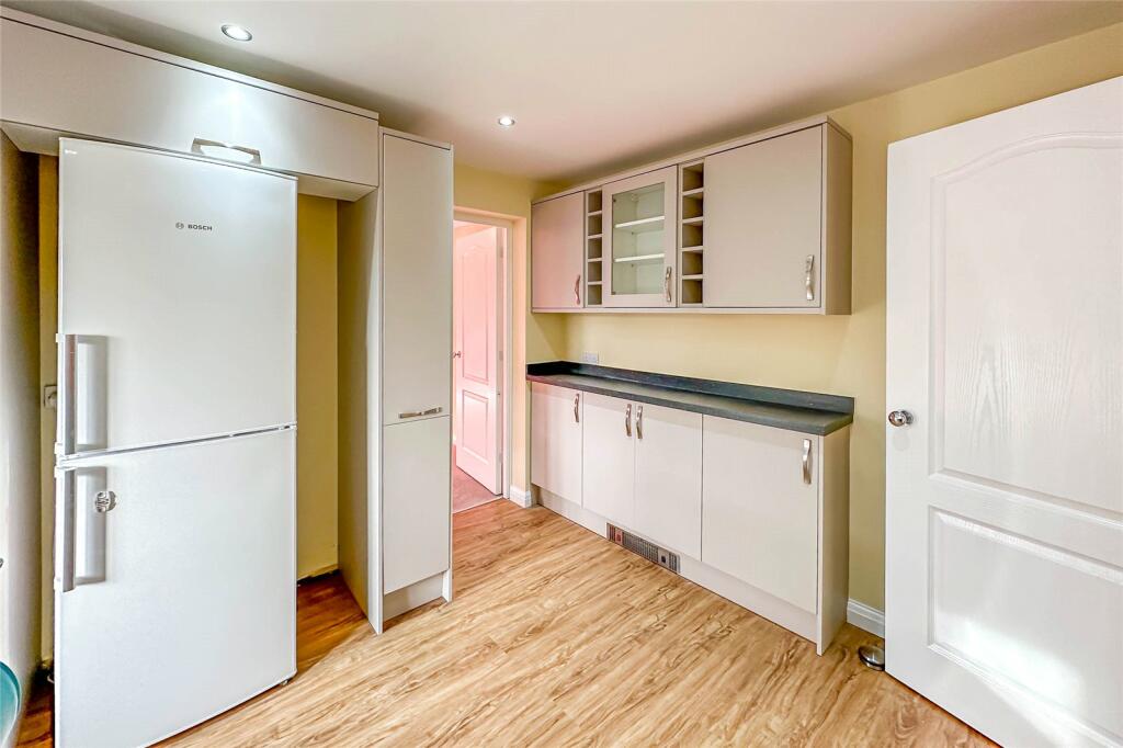 Additional property image - Brooklands Court, Hatfield Road, St. Albans, Hertfordshire, AL1