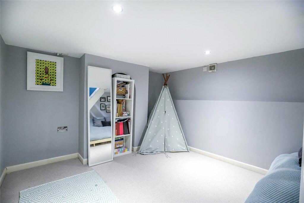 Additional property image - Bernard Street, St. Albans, Hertfordshire, AL3