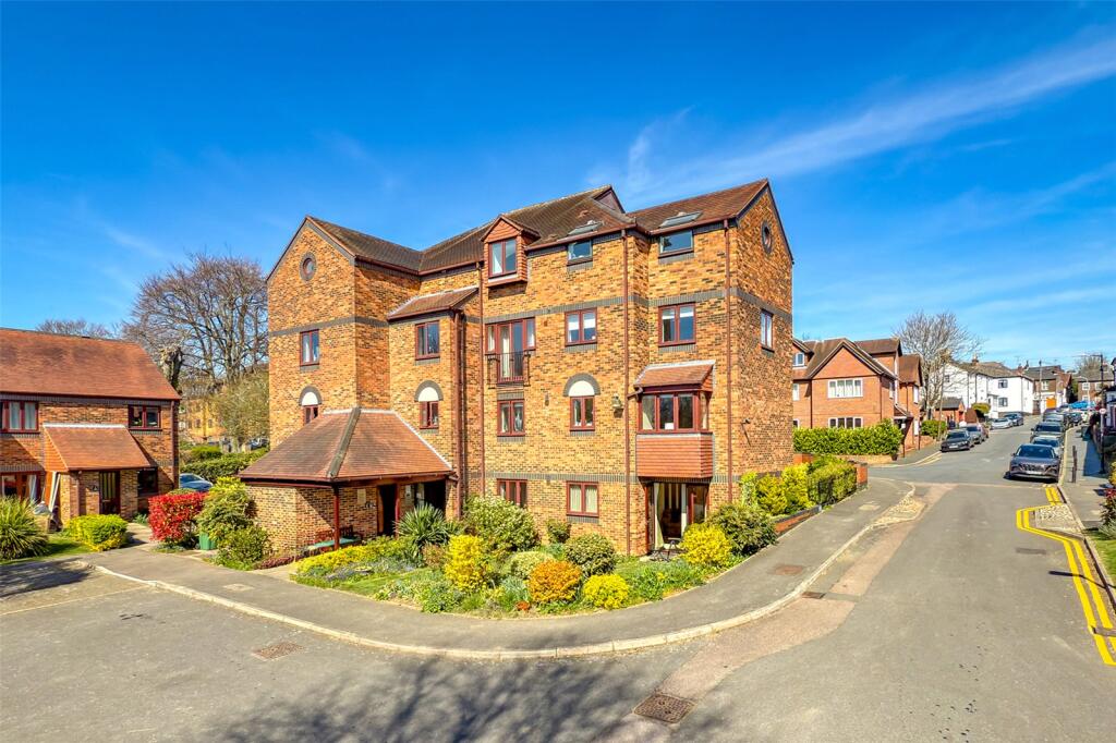 Main image of property: Albeny Gate, Belmont Hill, St. Albans, Hertfordshire, AL1