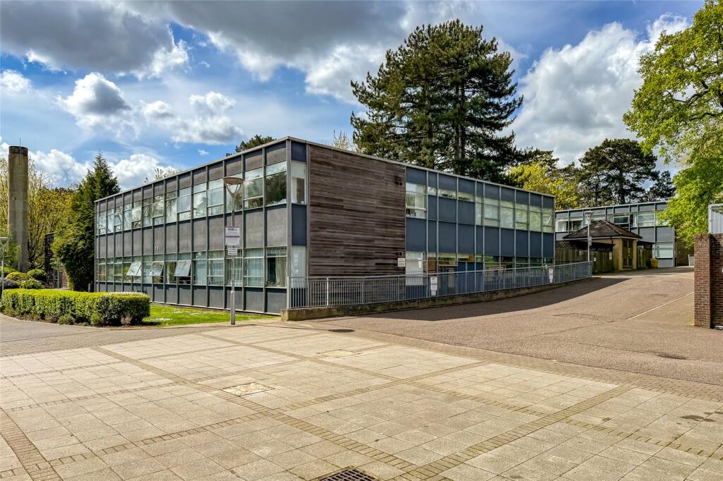 Main image of property: Medd Court, Hatfield Road, Newsom Place, St Albans, Hertfordshire, AL1