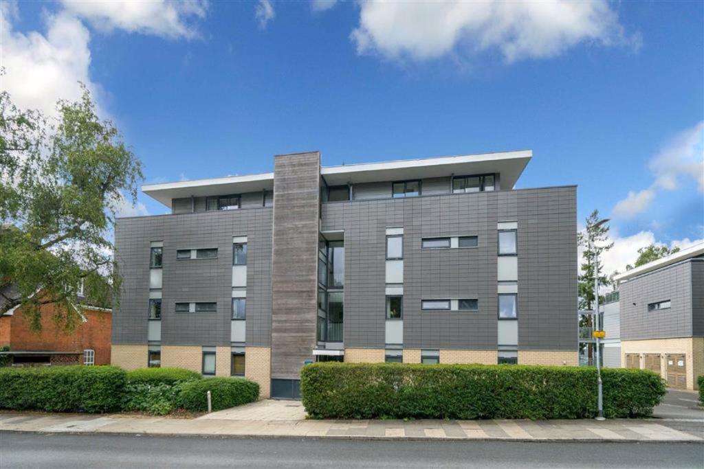 1 bedroom flat for sale in Newsom Place, St. Albans, Hertfordshire, AL1