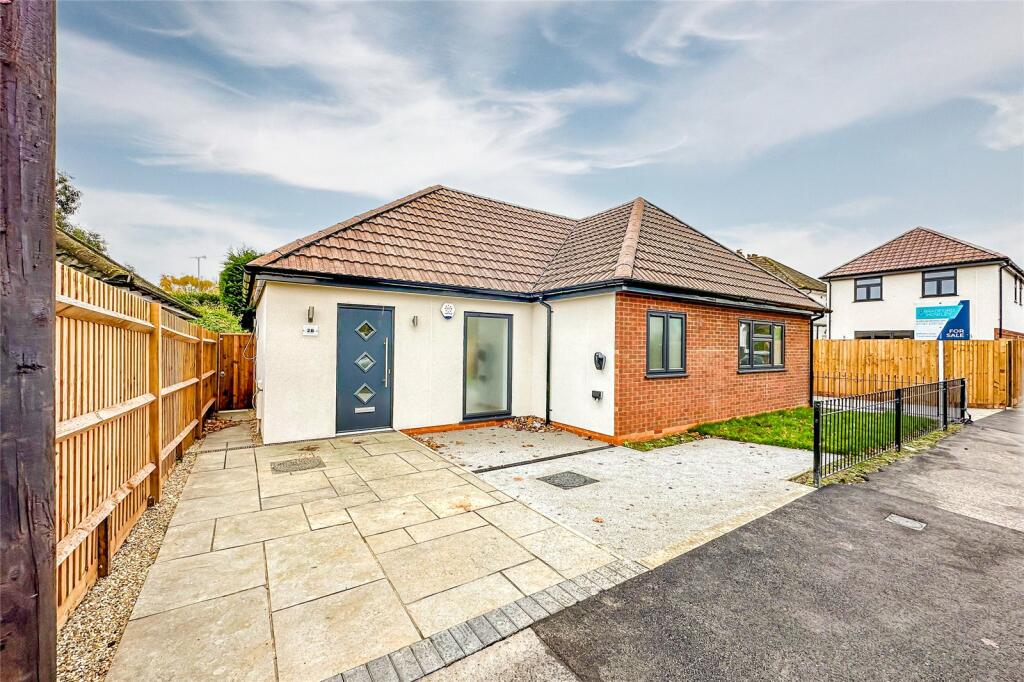 2 bedroom detached house for sale in West Avenue, St Albans, Herts, AL2