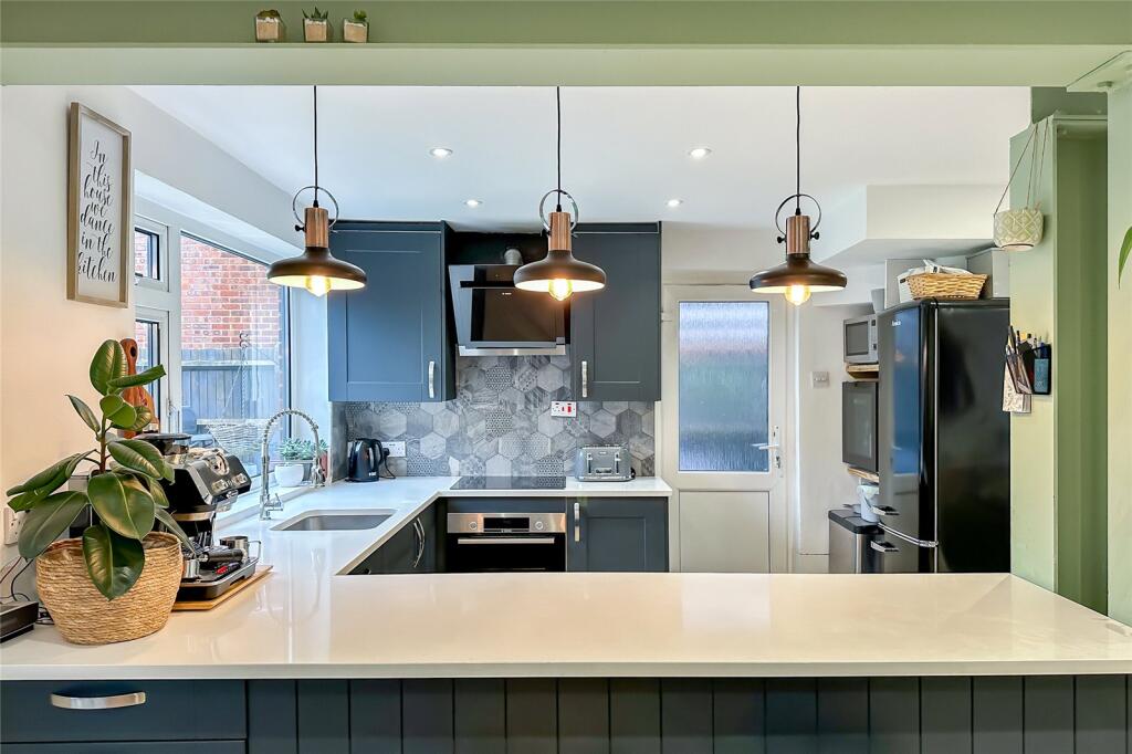 Additional property image - Maplefield, Park Street, St Albans, Hertfordshire,, AL2