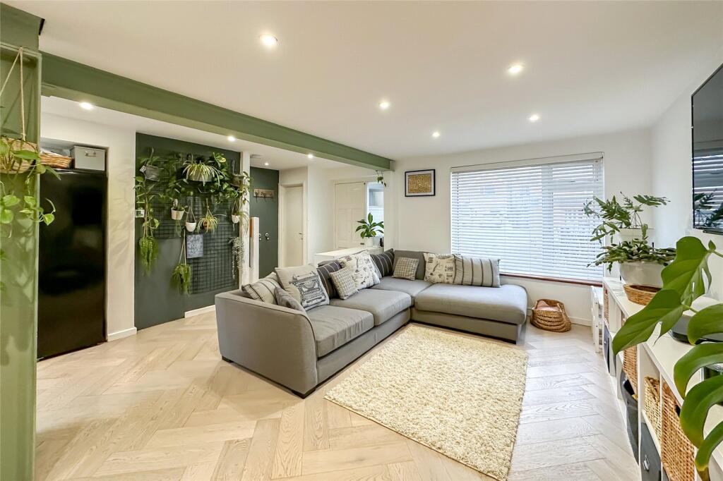 Additional property image - Maplefield, Park Street, St Albans, Hertfordshire,, AL2