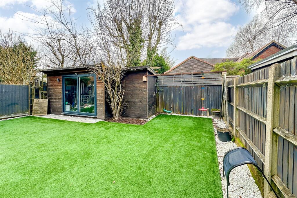 Additional property image - Maplefield, Park Street, St Albans, Hertfordshire,, AL2