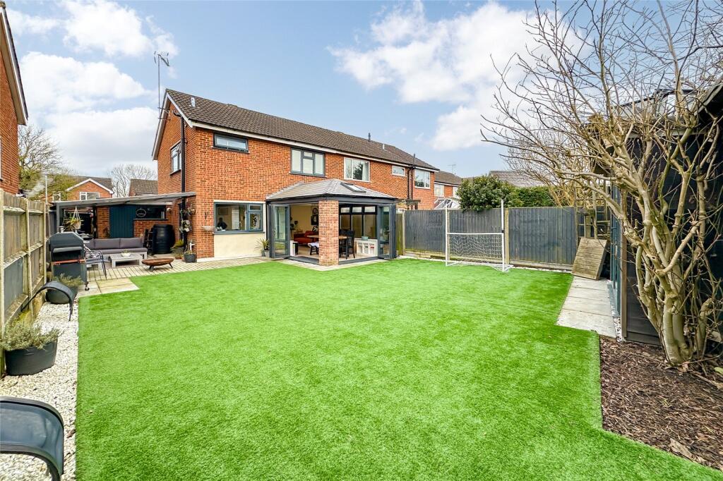 Additional property image - Maplefield, Park Street, St Albans, Hertfordshire,, AL2