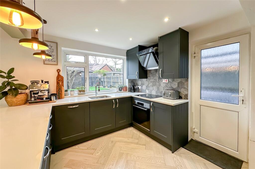 Additional property image - Maplefield, Park Street, St Albans, Hertfordshire,, AL2