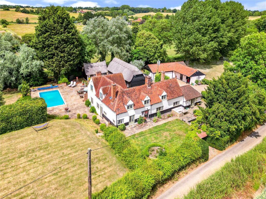 4 bedroom detached house for sale in Water Hall Lane, Shalford