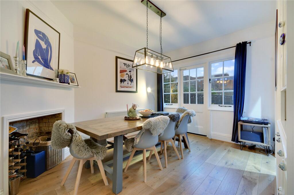 Main image of property: Cedar Avenue, Chelmsford, Essex, CM1