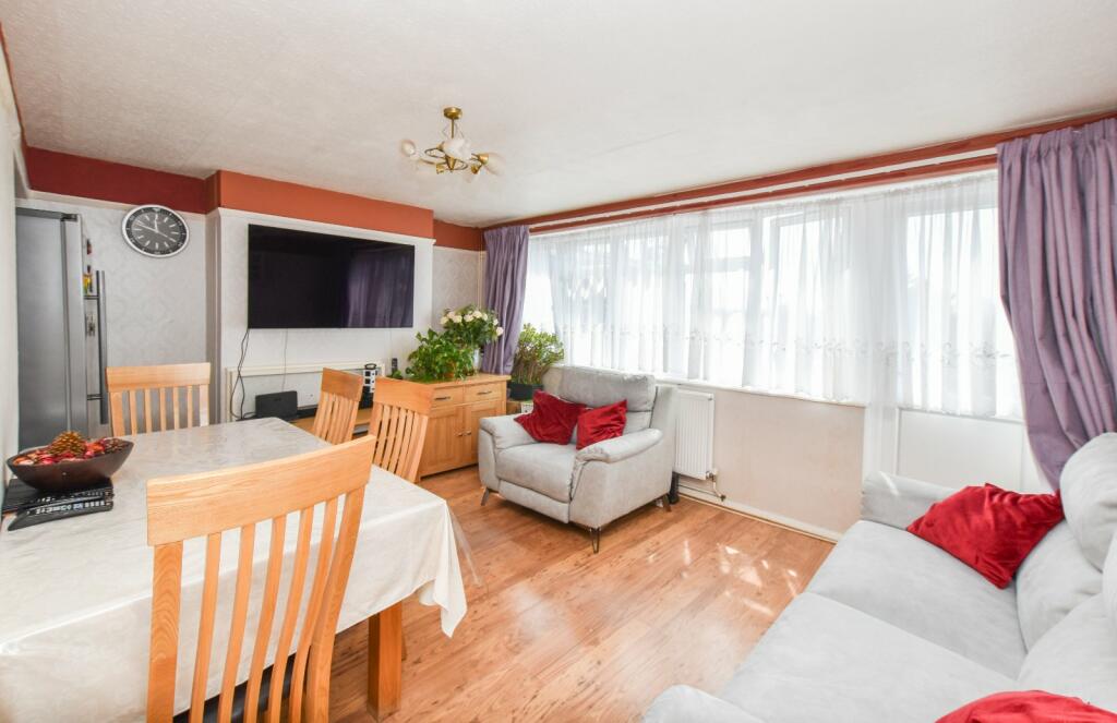 2 bedroom apartment for sale in Wisbeach Road, Croydon, CR0