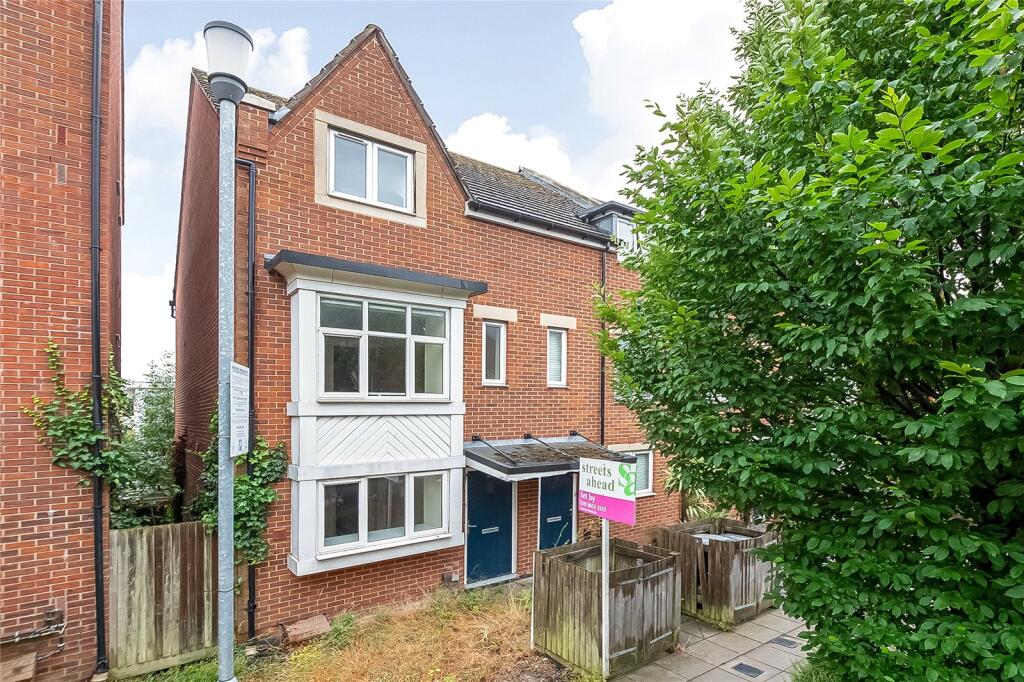 Main image of property: Chalfont Road, London, SE25