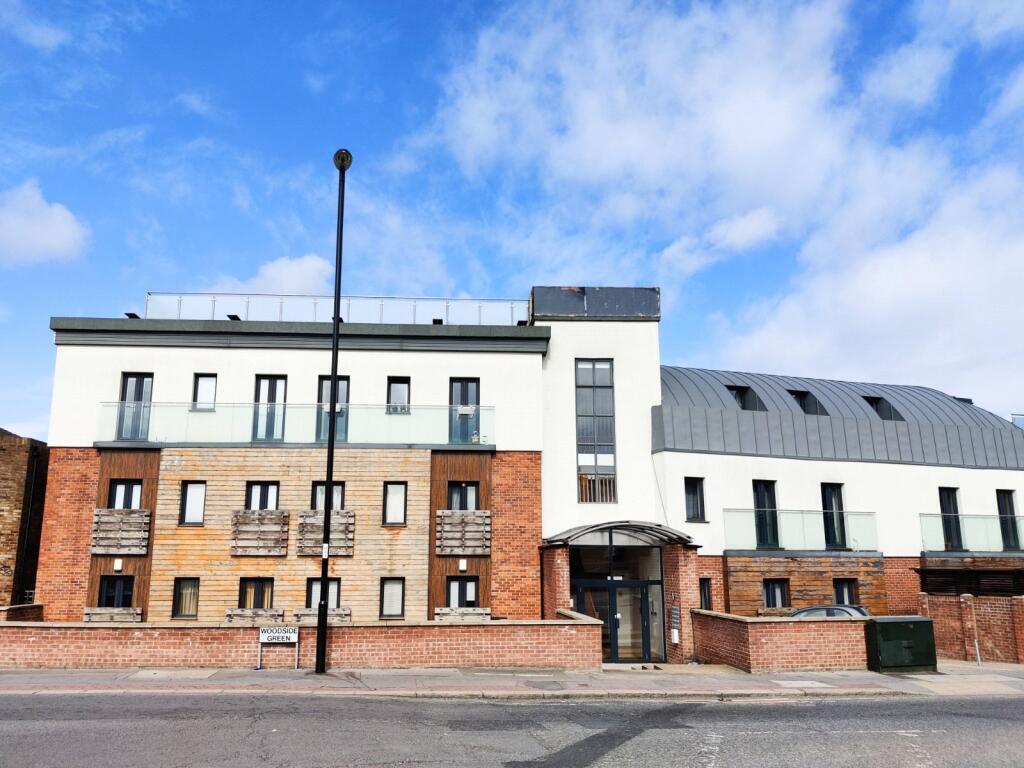 Main image of property: Woodside Green, London, SE25