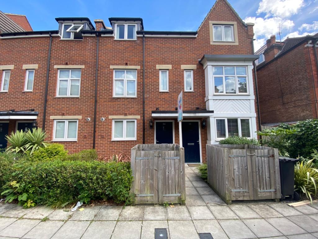 5 bedroom house for sale in Chalfont Road, London, SE25