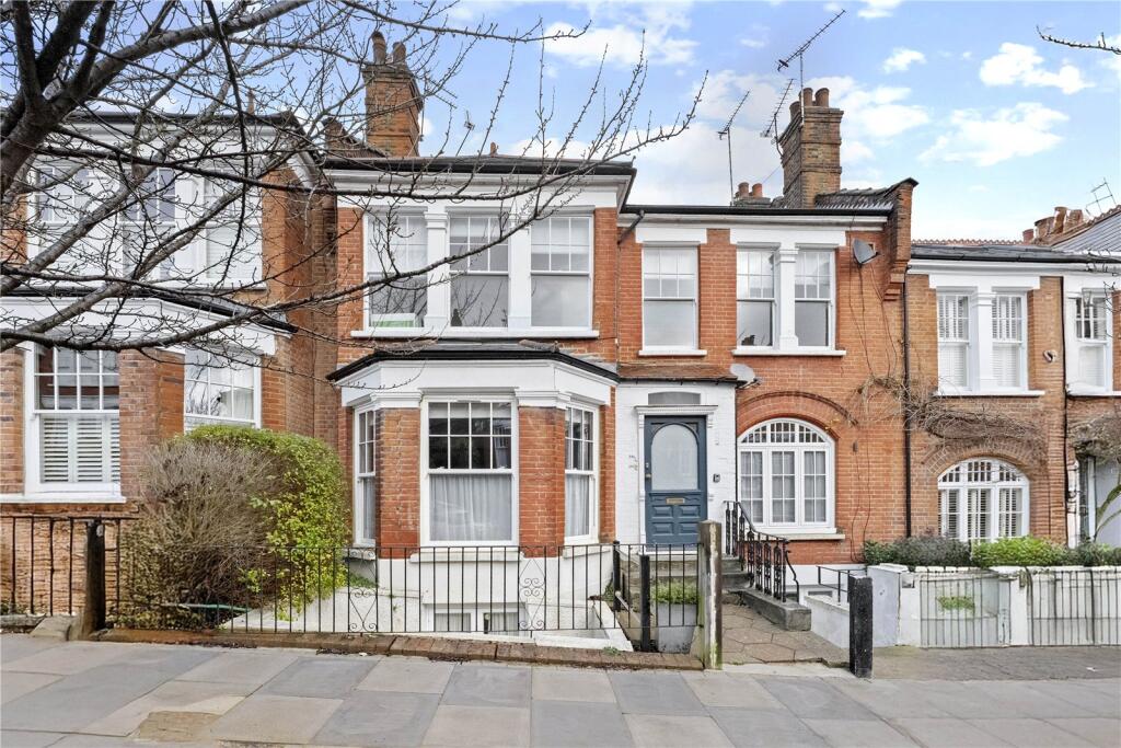 Main image of property: Woodland Gardens, N10