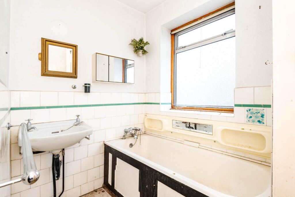 Additional property image - Beeches Avenue, Worthing