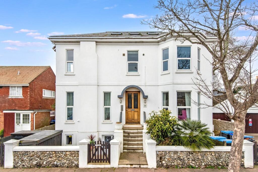 Main image of property: Traslyn Court, 15a Selden Road