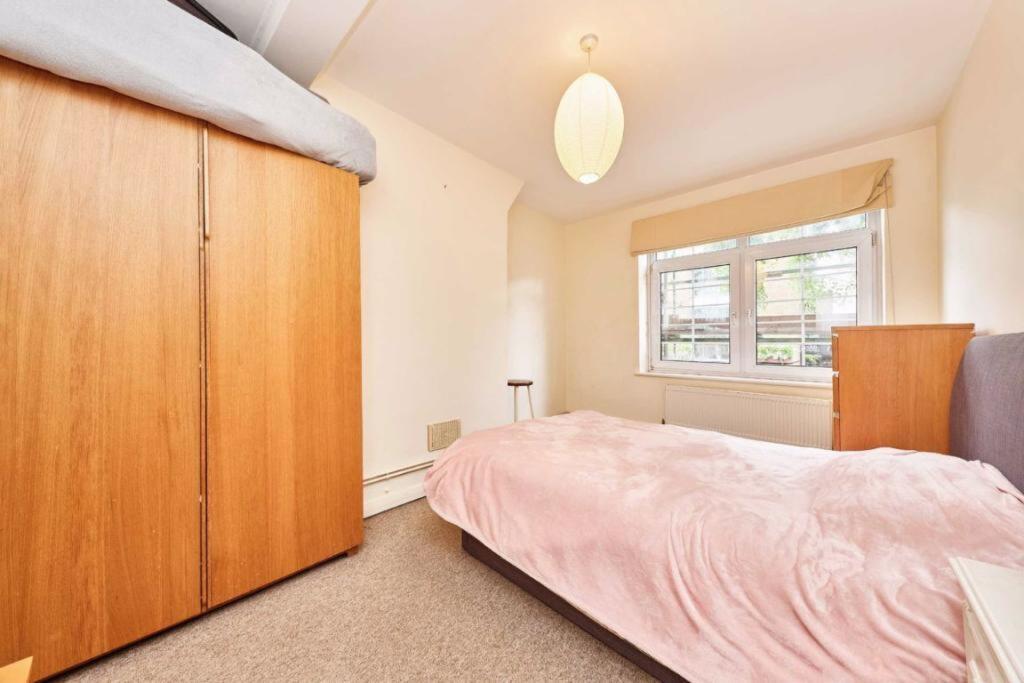 Main image of property: SE1 Dunsterville Way - 3 Bedroom