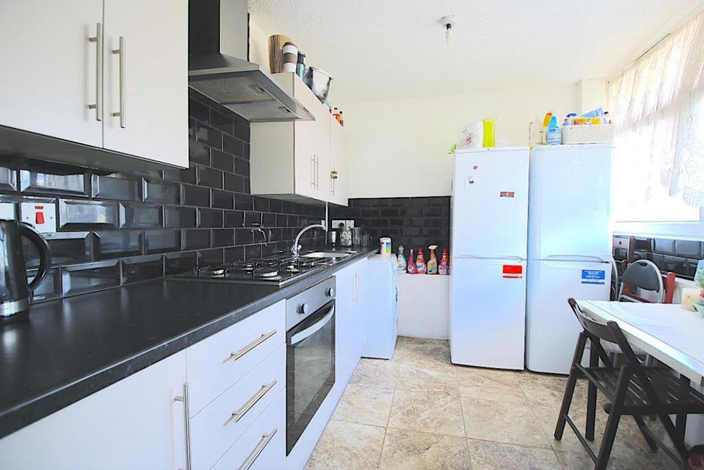 Main image of property: Weston St