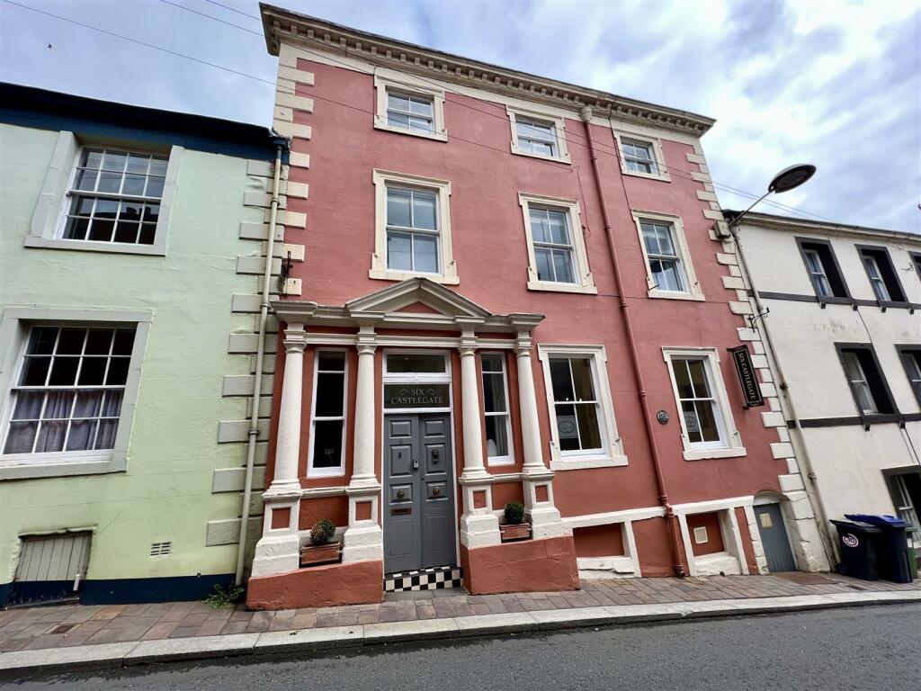 7 bedroom terraced house for sale in Castlegate, Cockermouth, CA13