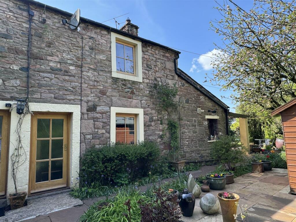 3 bedroom end of terrace house for sale in Yanwath, Penrith, CA10