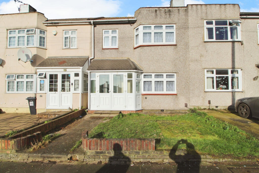 Main image of property: Homefield Avenue, Ilford, IG2