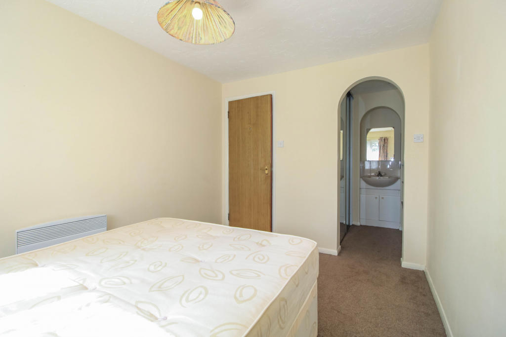 2 bedroom flat for rent in Viewfield Close, Kenton, Harrow ...