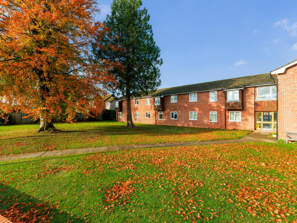 Main image of property: Washbury House, Newbury, RG14