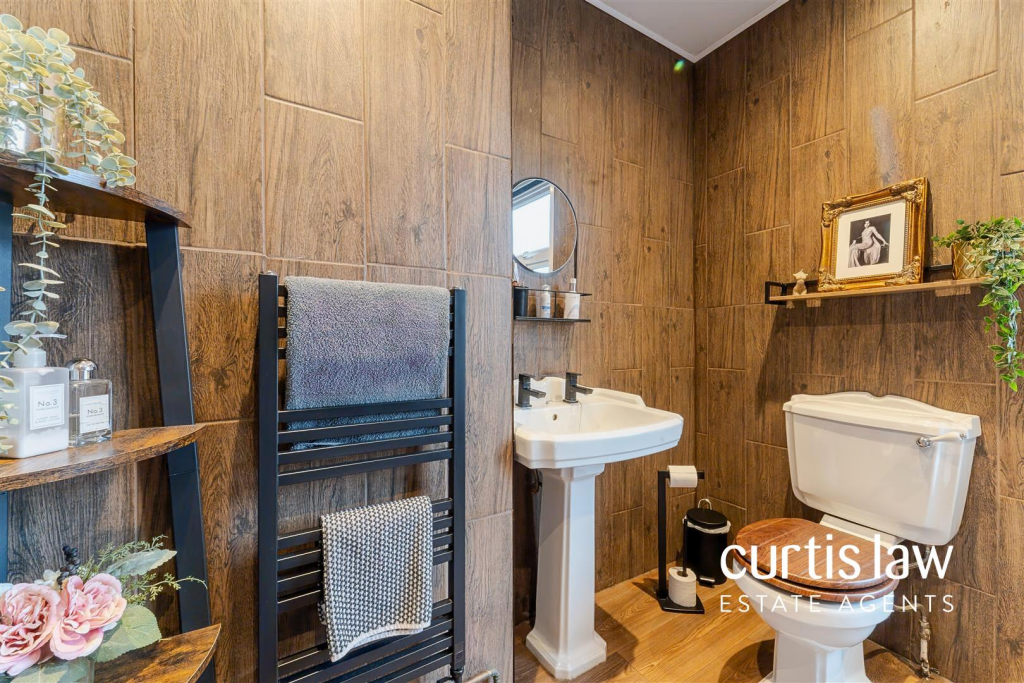 Additional property image - Broomfield Place, Blackburn