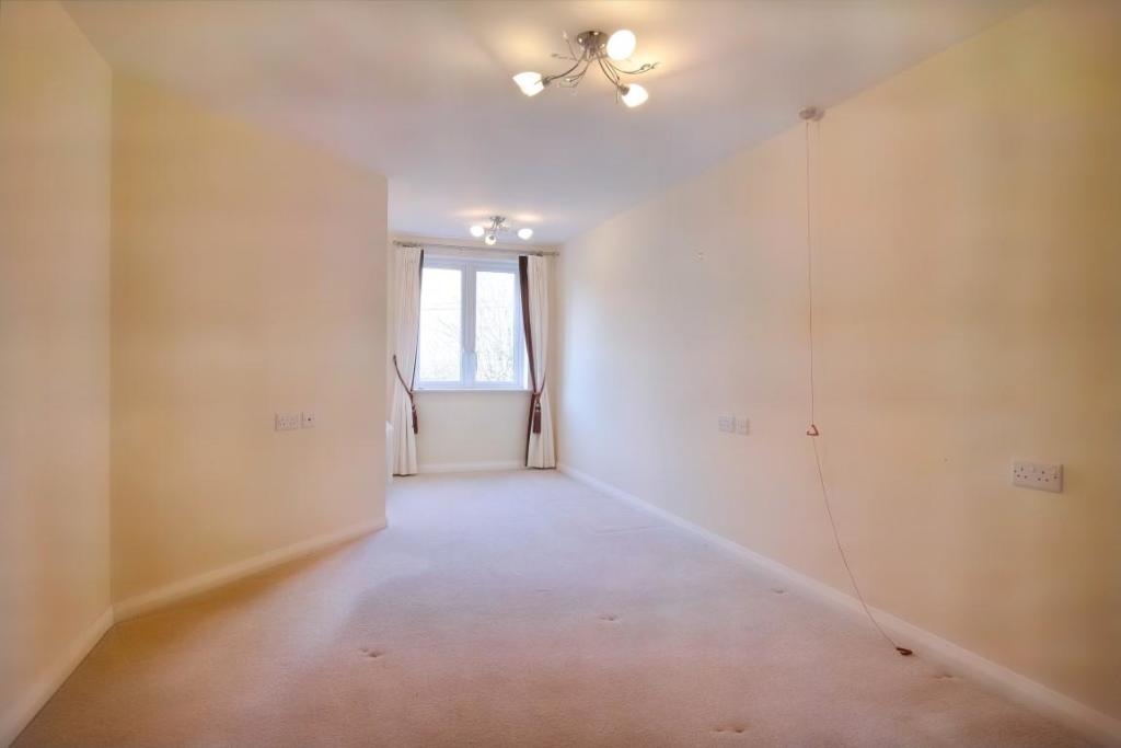 1 bedroom apartment for sale in Dutton Court, Station Approach, Off