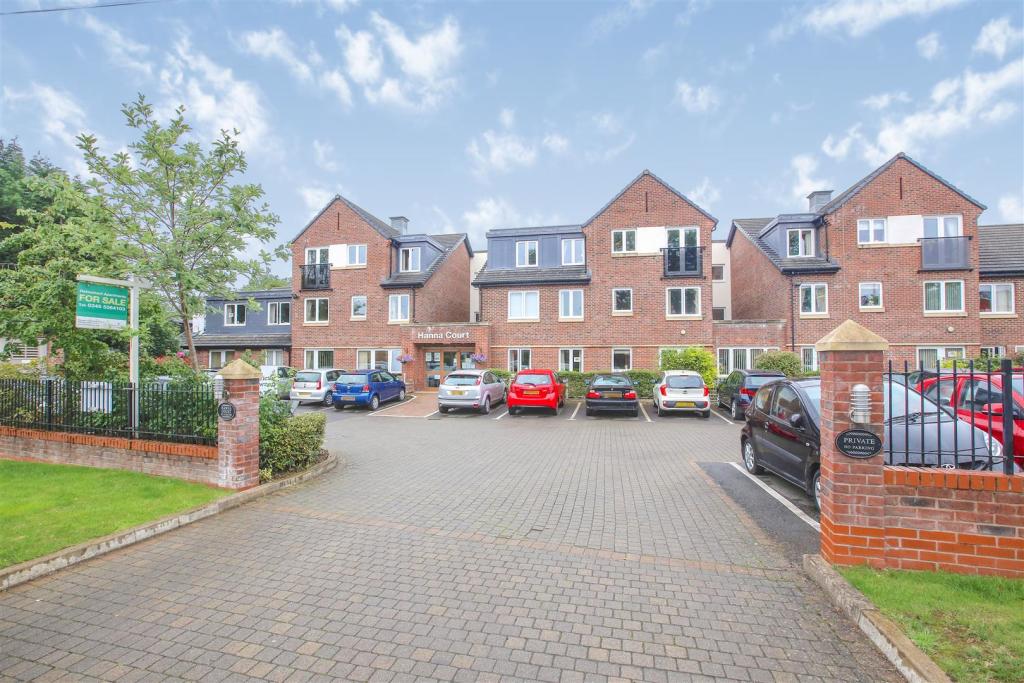 1 bedroom apartment for sale in Wilmslow Road, Handforth, Wilmslow, SK9