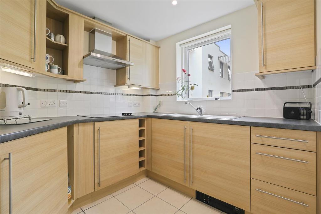 Additional property image - Wilton Court, Southbank Road, Kenilworth, CV8 1RX