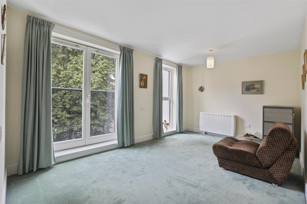 Additional property image - Wilton Court, Southbank Road, Kenilworth, CV8 1RX