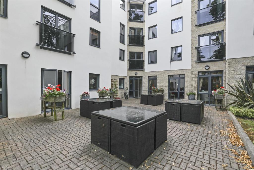 Additional property image - Wilton Court, Southbank Road, Kenilworth, CV8 1RX