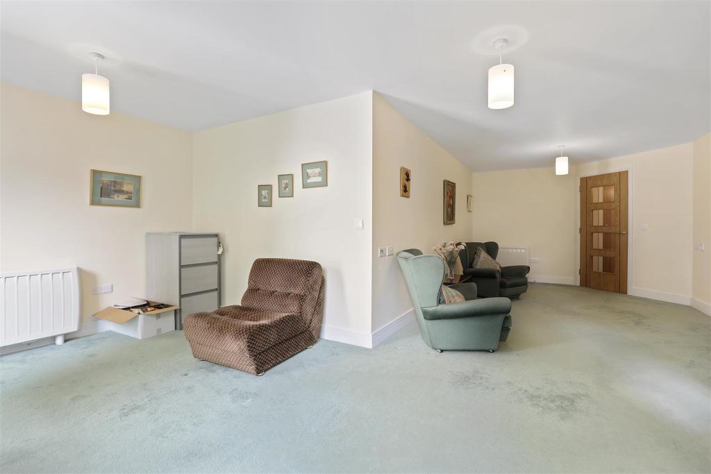 Additional property image - Wilton Court, Southbank Road, Kenilworth, CV8 1RX