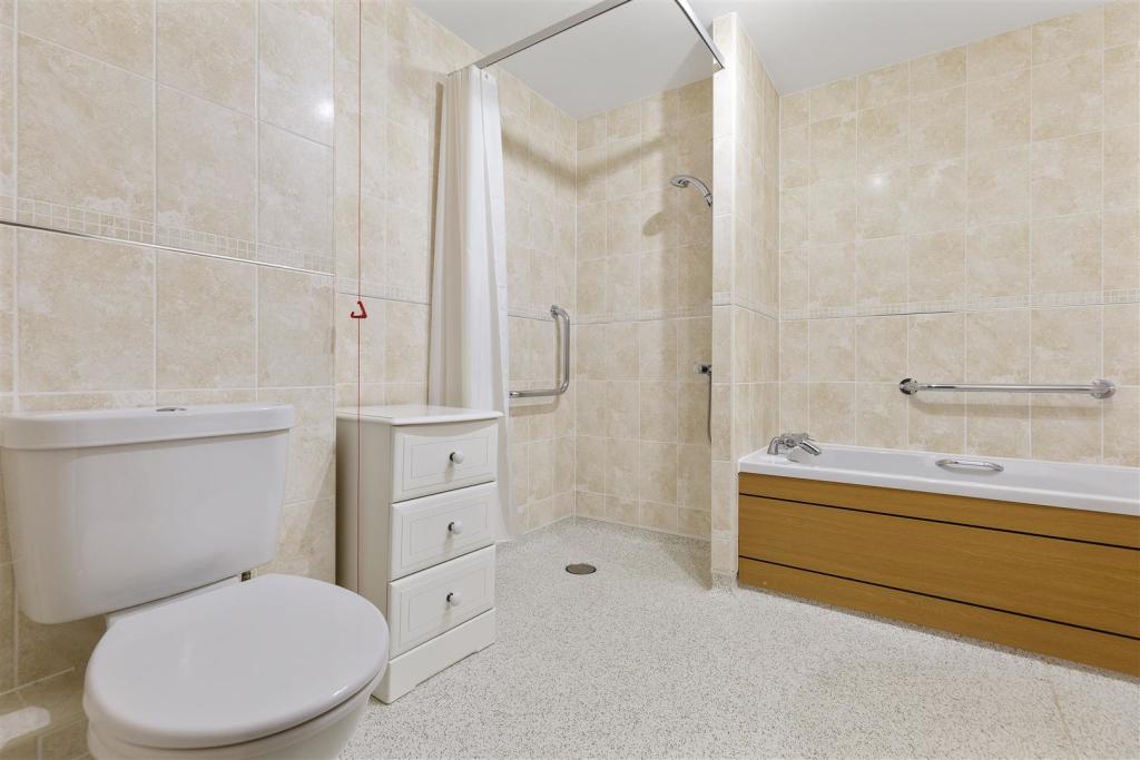 Additional property image - Wilton Court, Southbank Road, Kenilworth, CV8 1RX
